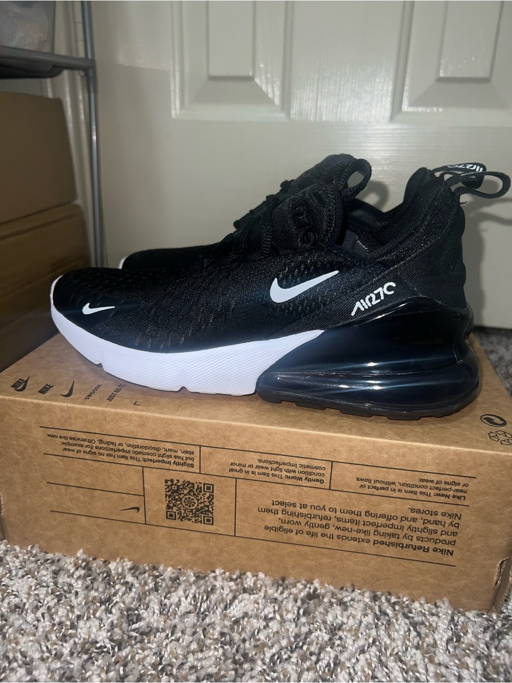 Nike Air Max 270 Black/White (GS) 943345-001 Size 4.5Y/6W Refurbished!